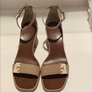 Tory Burch Classic tan sandals